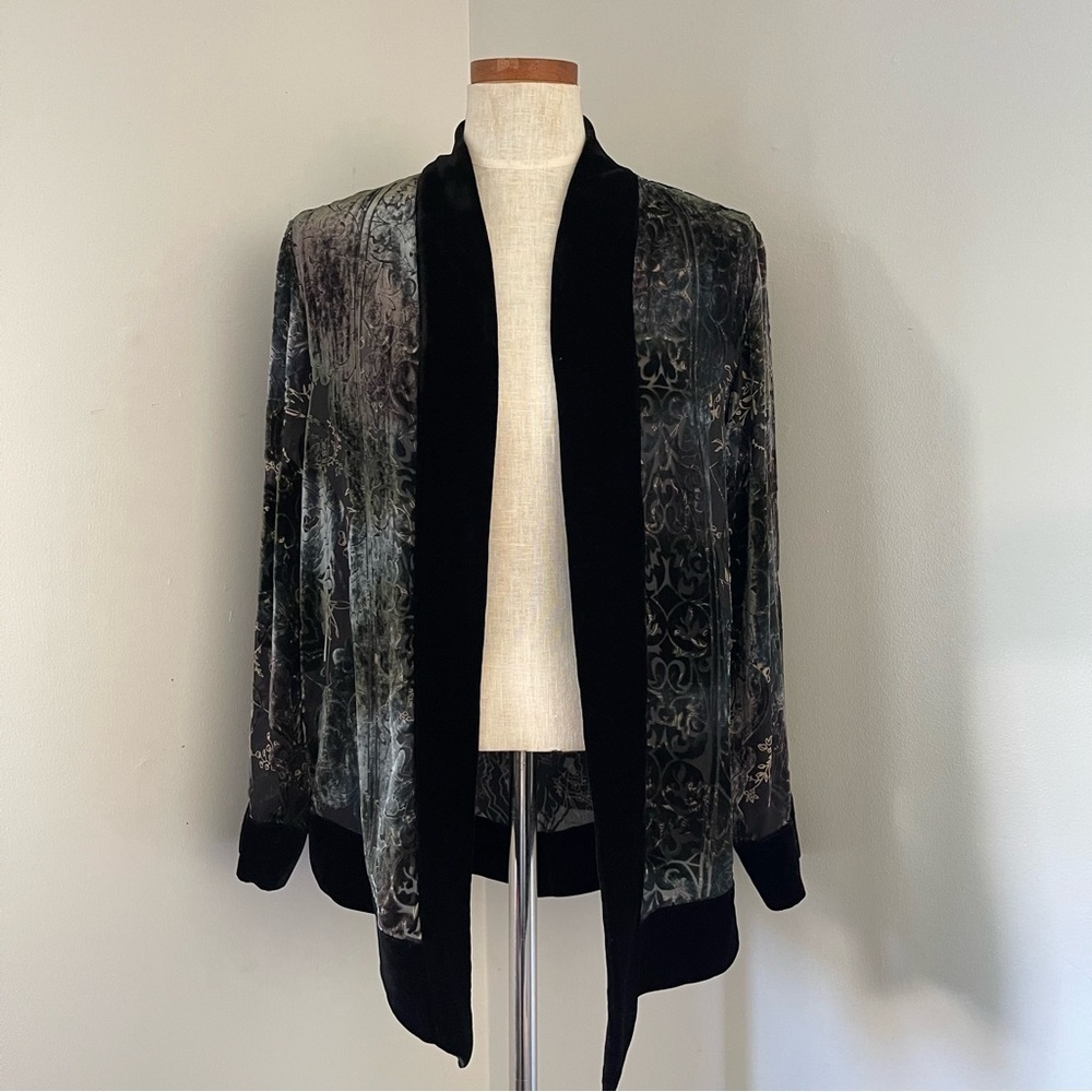 Chico’s Vintage Green Velvet burnout Kimono NWOT size 1 Large